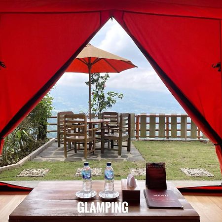 Hotel Bagas Luxury Camp Kejajar Exterior foto